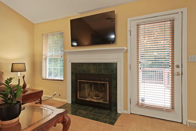 3709 WOODS EDGE RD, Columbia, MO 65203