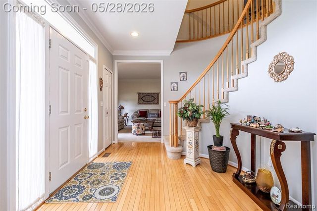 2865 Ashbury Drive, Troy, MI 48083