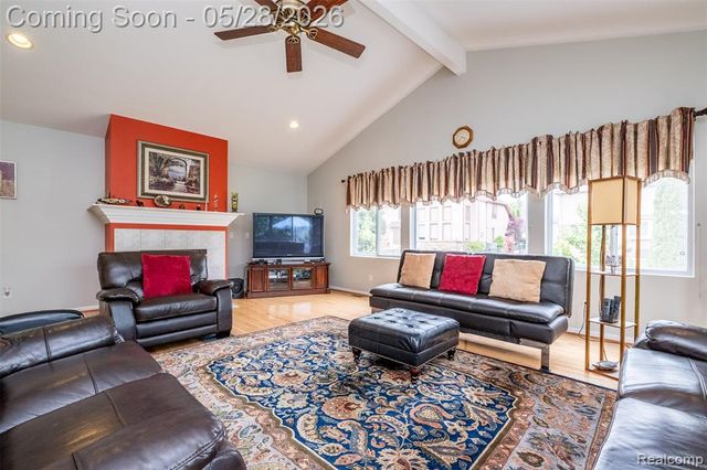 2865 Ashbury Drive, Troy, MI 48083