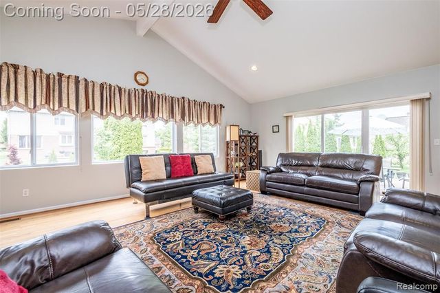 2865 Ashbury Drive, Troy, MI 48083