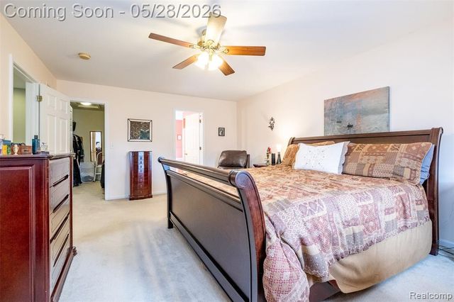 2865 Ashbury Drive, Troy, MI 48083