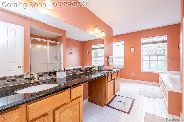 2865 Ashbury Drive, Troy, MI 48083