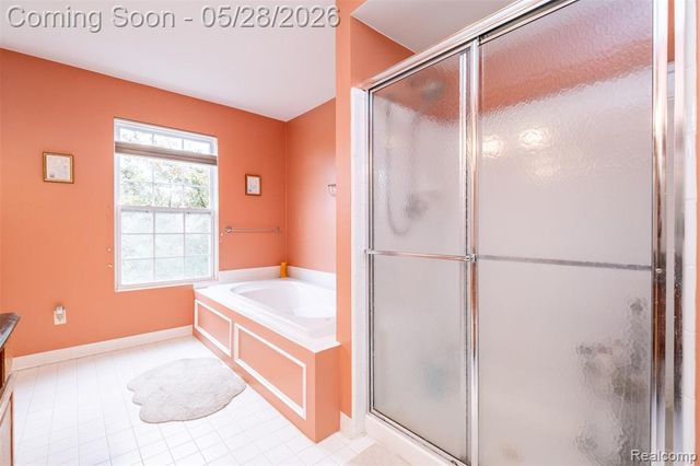 2865 Ashbury Drive, Troy, MI 48083
