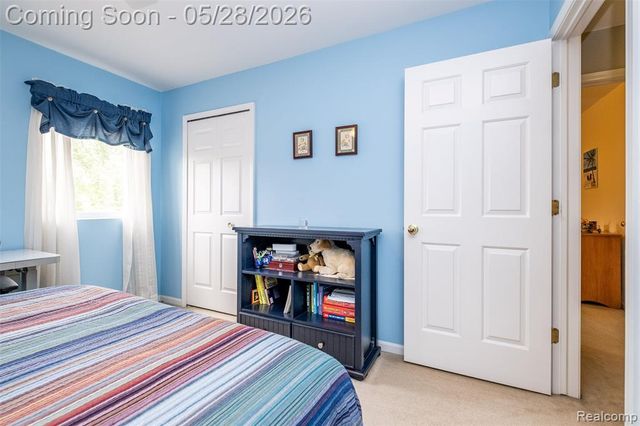 2865 Ashbury Drive, Troy, MI 48083