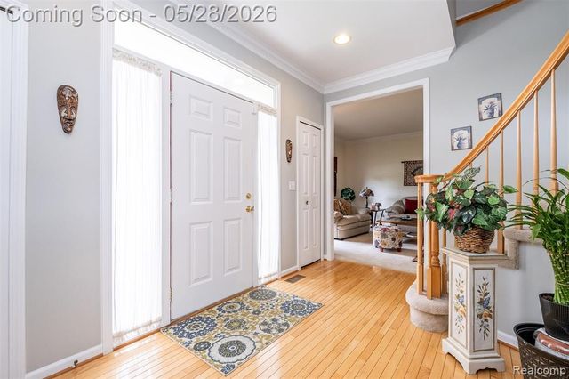 2865 Ashbury Drive, Troy, MI 48083