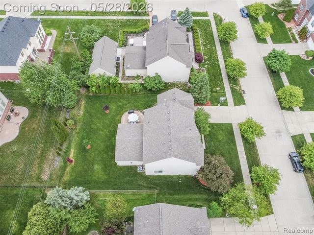 2865 Ashbury Drive, Troy, MI 48083
