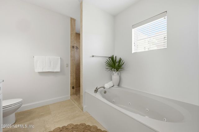 129 11TH Avenue N B, Jacksonville Beach, FL 32250