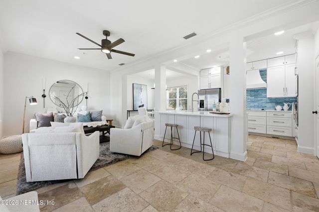 129 11TH Avenue N B, Jacksonville Beach, FL 32250