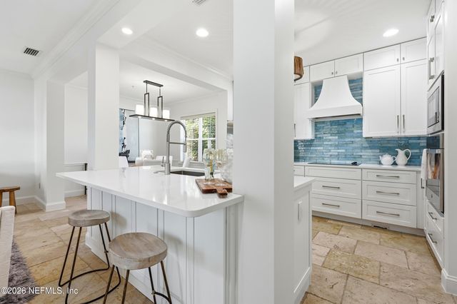 129 11TH Avenue N B, Jacksonville Beach, FL 32250