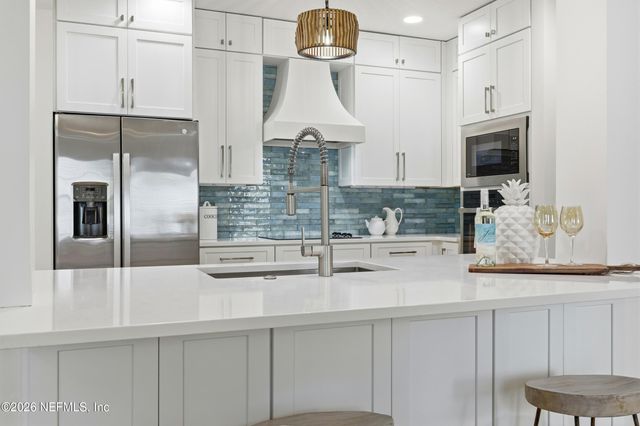 129 11TH Avenue N B, Jacksonville Beach, FL 32250