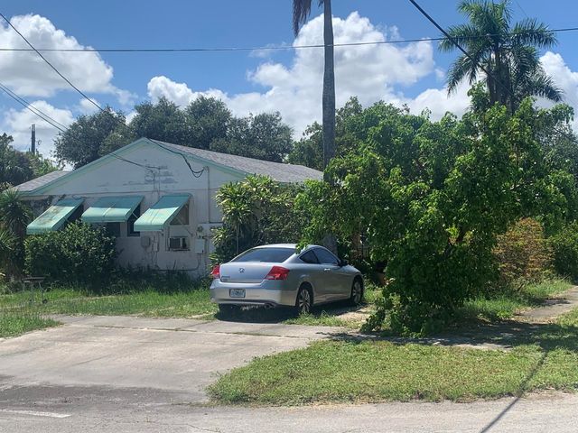 400 W Perry Street A,b,c,d, Lantana, FL 33462