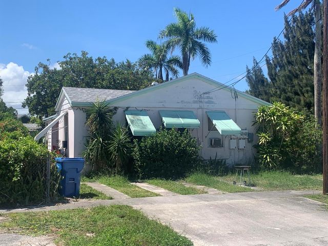400 W Perry Street A,b,c,d, Lantana, FL 33462