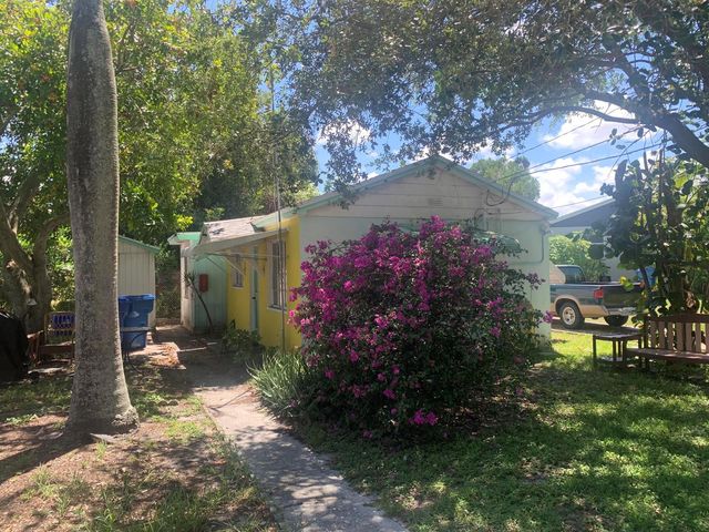 400 W Perry Street A,b,c,d, Lantana, FL 33462