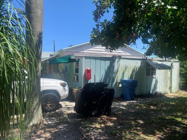 400 W Perry Street A,b,c,d, Lantana, FL 33462