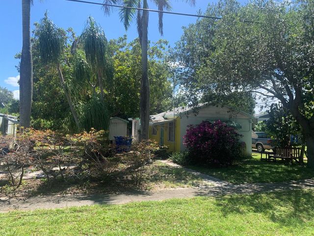 400 W Perry Street A,b,c,d, Lantana, FL 33462