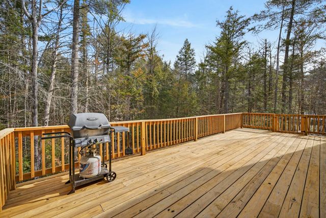 14 Madison Circle, Hillsborough, NH 03244