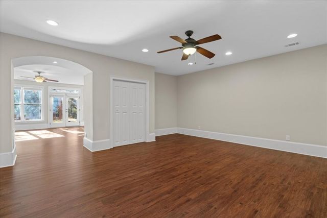 297 GREYHAVEN LN, Marietta, GA 30068