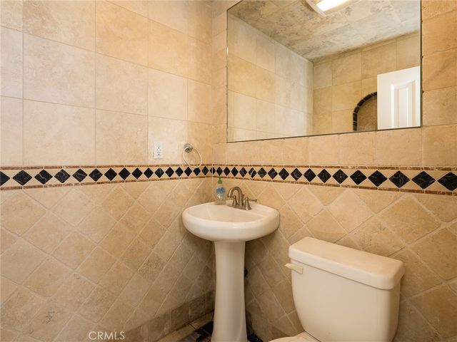 805 E El Segundo Boulevard, El Segundo, CA 90245