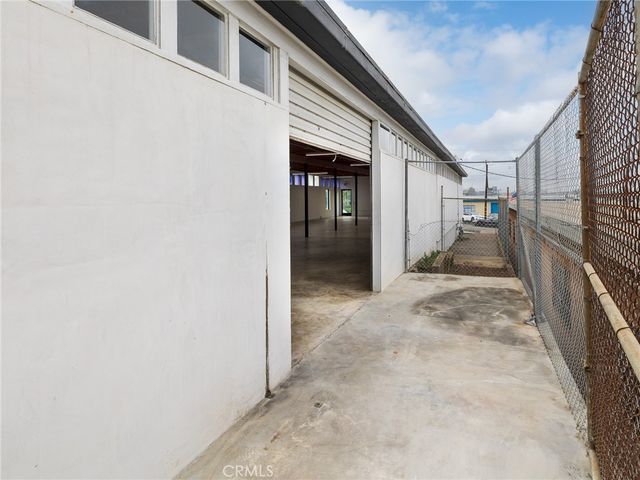 805 E El Segundo Boulevard, El Segundo, CA 90245