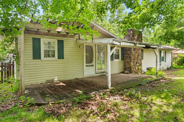 3012 W Countryside Drive, Springfield, MO 65807