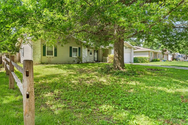 3012 W Countryside Drive, Springfield, MO 65807