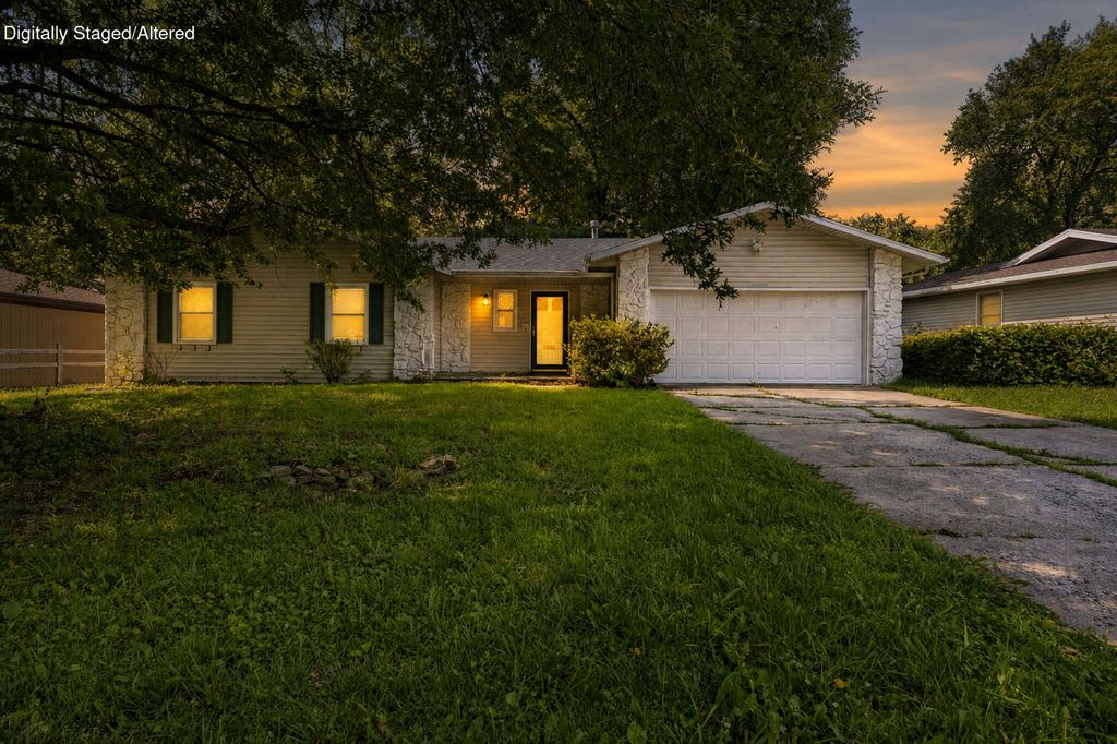 3012 W Countryside Drive, Springfield, MO 65807