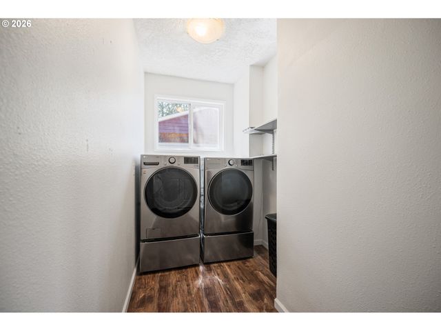 2441 W LYNNWOOD Dr, Longview, WA 98632