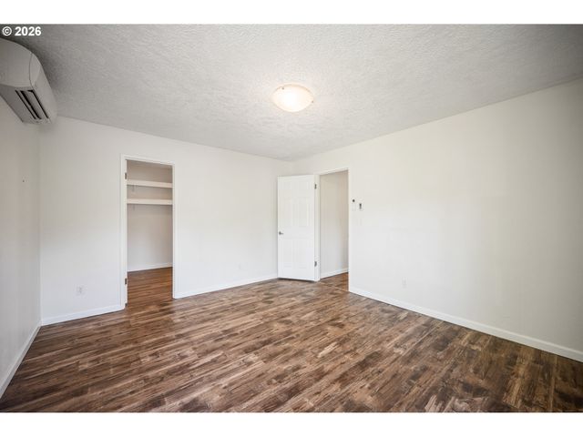 2441 W LYNNWOOD Dr, Longview, WA 98632