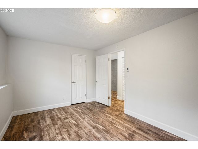 2441 W LYNNWOOD Dr, Longview, WA 98632