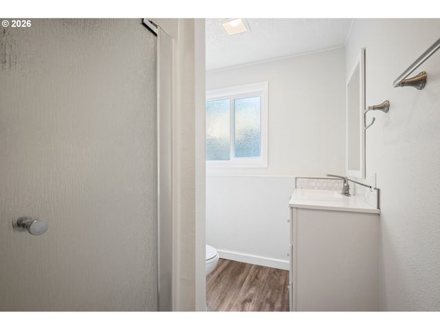 2441 W LYNNWOOD Dr, Longview, WA 98632
