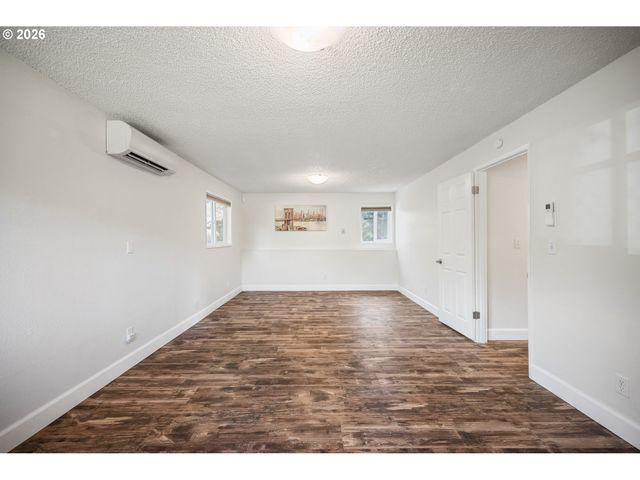 2441 W LYNNWOOD Dr, Longview, WA 98632