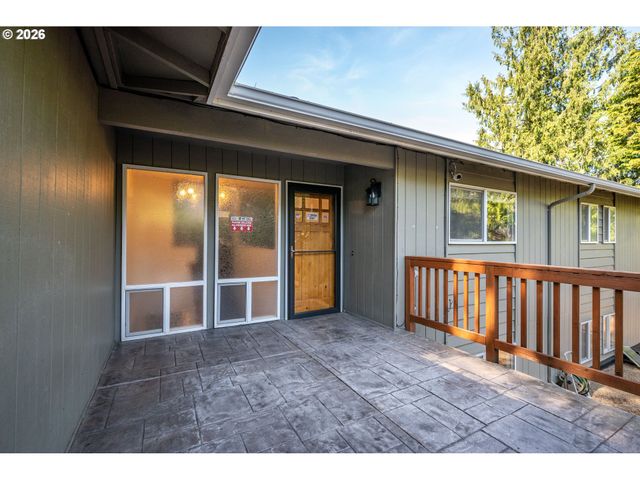 2441 W LYNNWOOD Dr, Longview, WA 98632