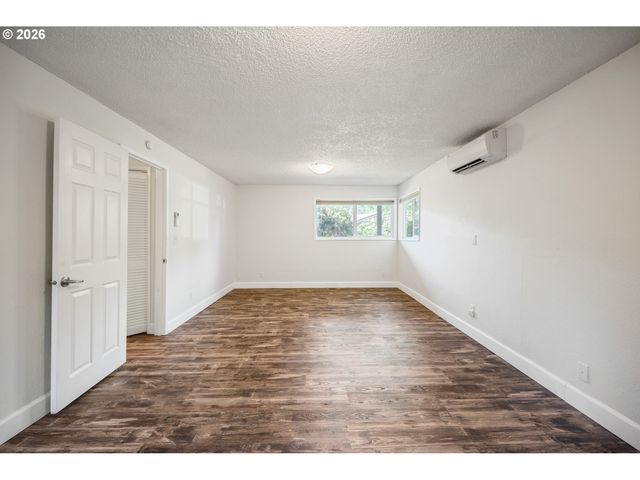 2441 W LYNNWOOD Dr, Longview, WA 98632