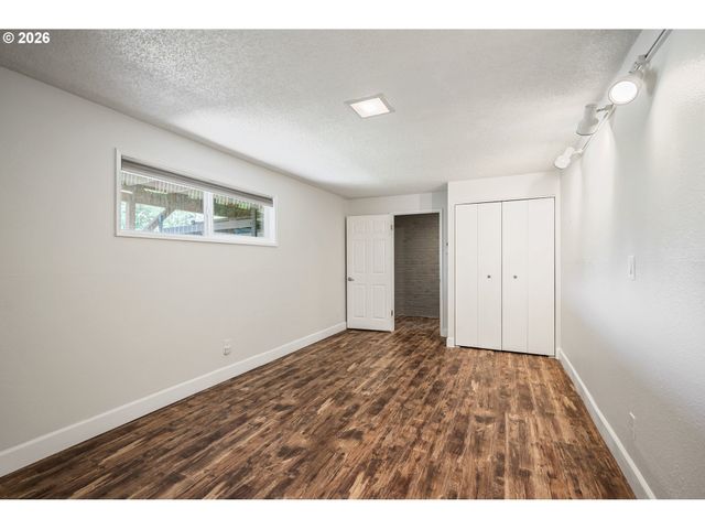 2441 W LYNNWOOD Dr, Longview, WA 98632