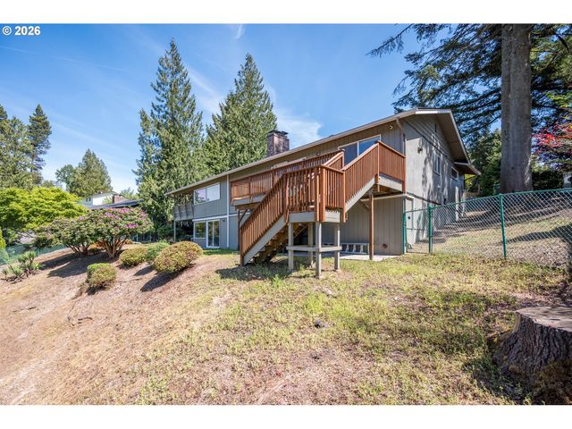 2441 W LYNNWOOD Dr, Longview, WA 98632