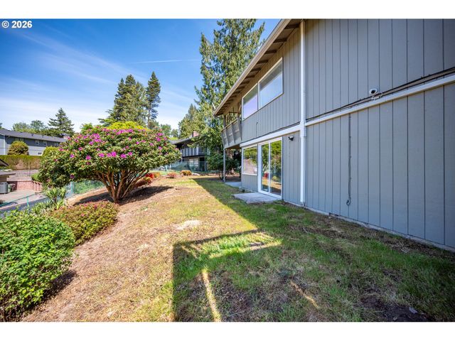 2441 W LYNNWOOD Dr, Longview, WA 98632
