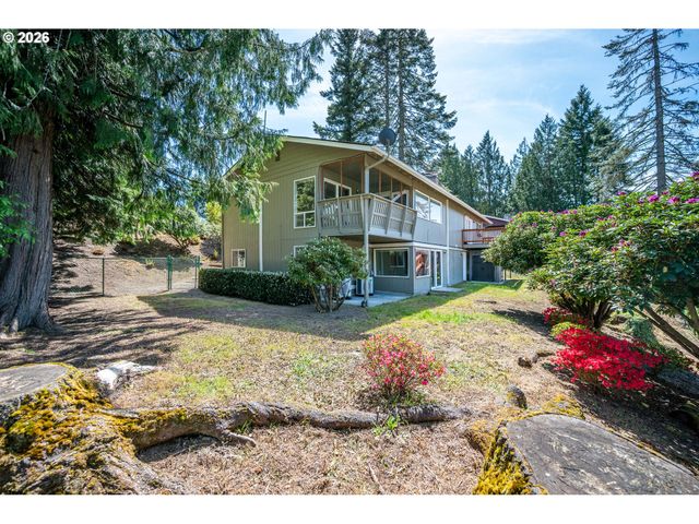 2441 W LYNNWOOD Dr, Longview, WA 98632