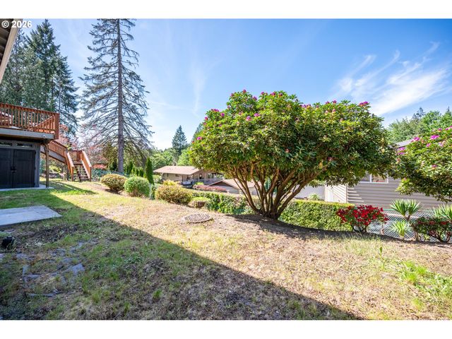 2441 W LYNNWOOD Dr, Longview, WA 98632