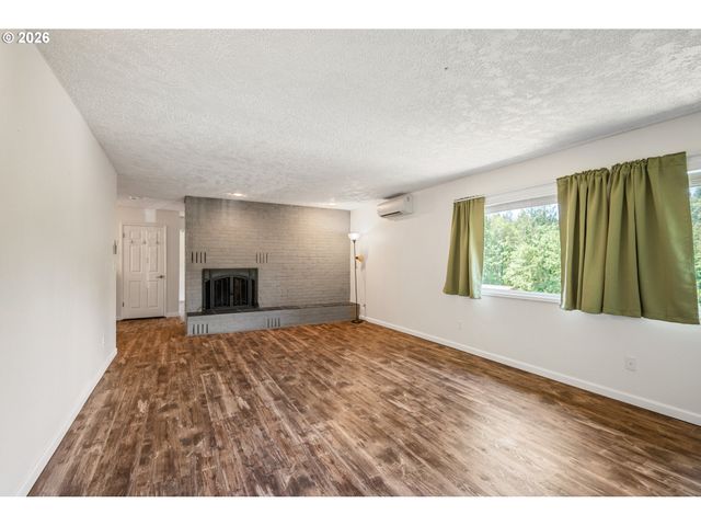 2441 W LYNNWOOD Dr, Longview, WA 98632