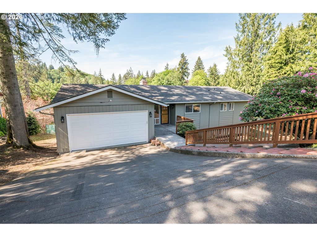 2441 W LYNNWOOD Dr, Longview, WA 98632