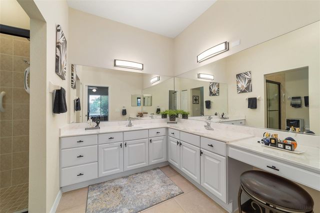 10161 MAINSAIL DRIVE, Oxford, FL 34484