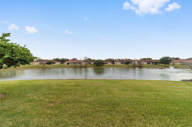 10161 MAINSAIL DRIVE, Oxford, FL 34484