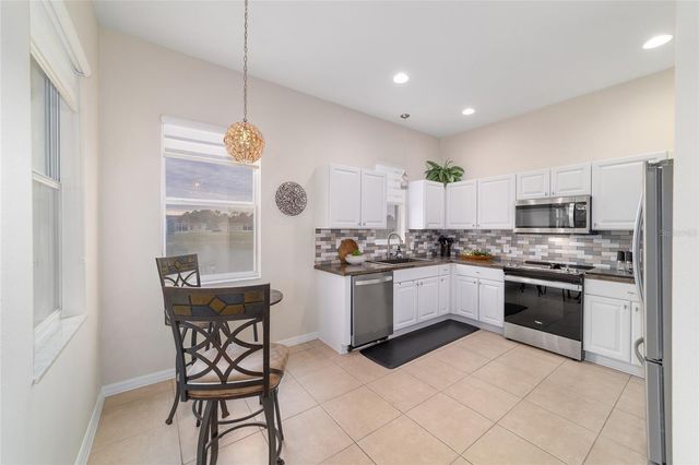 10161 MAINSAIL DRIVE, Oxford, FL 34484