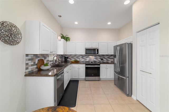 10161 MAINSAIL DRIVE, Oxford, FL 34484