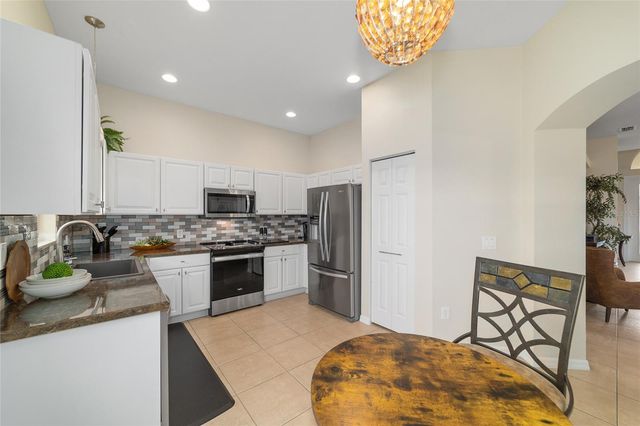 10161 MAINSAIL DRIVE, Oxford, FL 34484