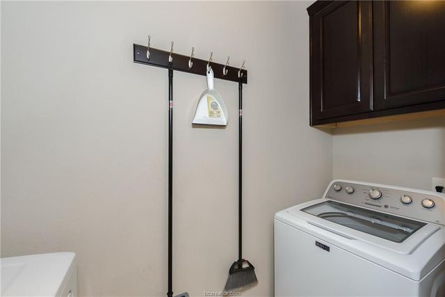 1408 Crescent Ridge Drive, College Station, TX 77845