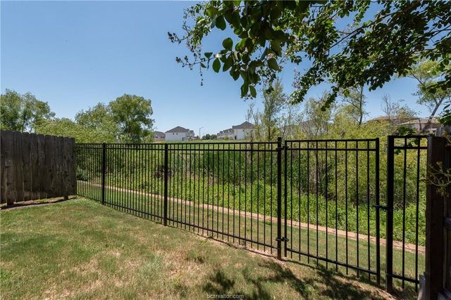 1408 Crescent Ridge Drive, College Station, TX 77845