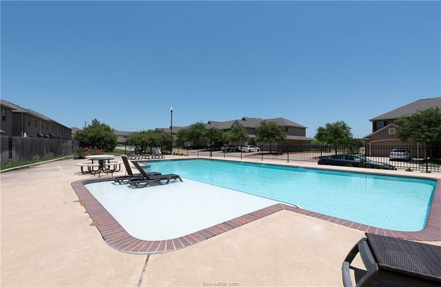 1408 Crescent Ridge Drive, College Station, TX 77845