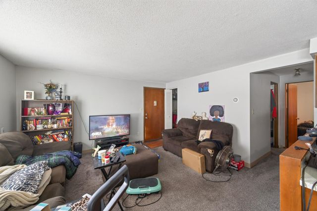 2717 Virginia Avenue N, New Hope, MN 55427