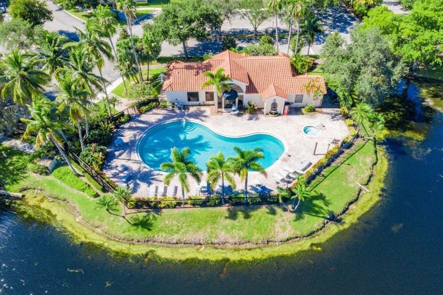 3857 Coral Tree Circle 204, Coconut Creek, FL 33073